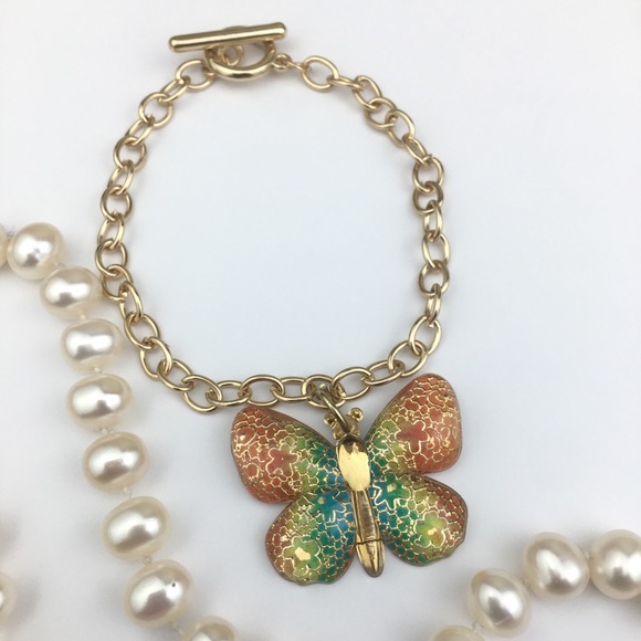 ✨BUTTERFLY GOLD CHARM BRACELET ✨ - Picture 2 of 4